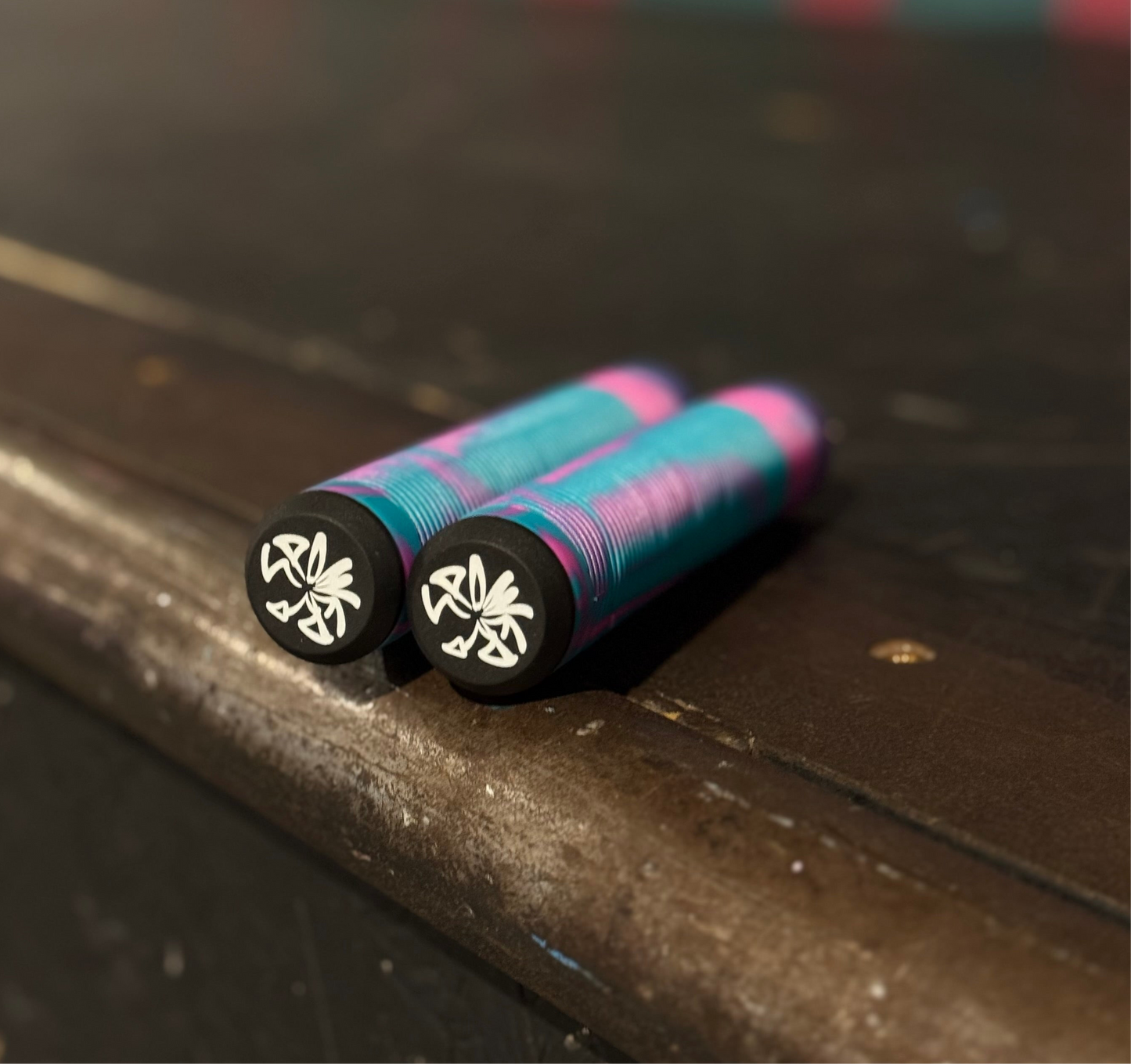 1 Pair of Grips (Pink & Blue)